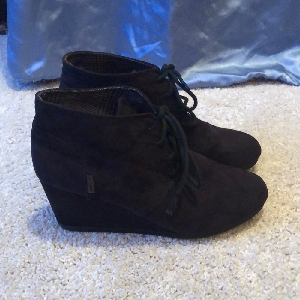 Black suede wedges